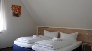 Schreibtisch, kostenloses WLAN, Bettwäsche