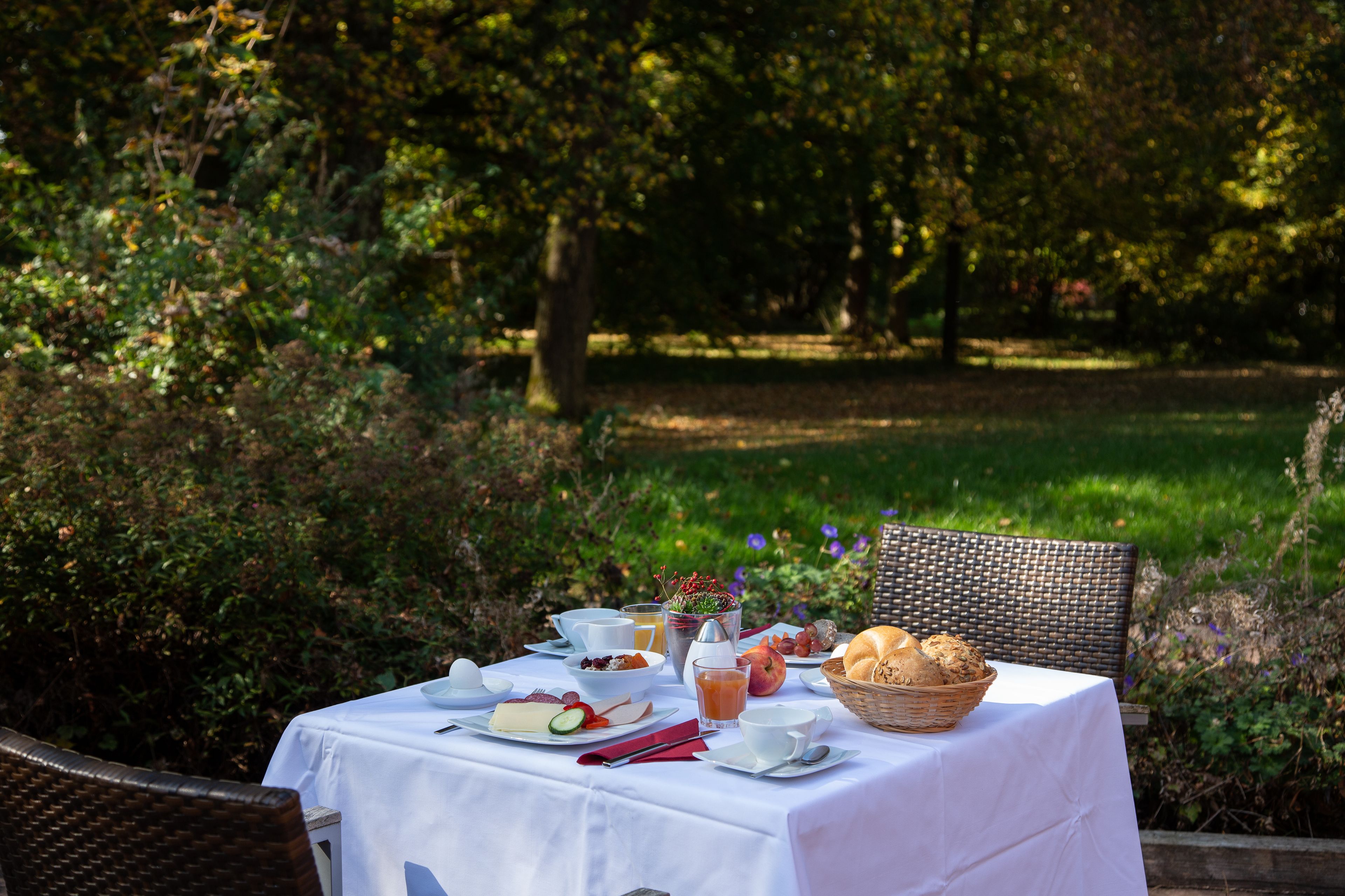 daily continental breakfast (eur 11.5 per person)