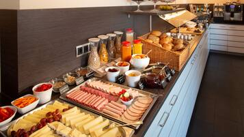 Tägliches kontinentales Frühstück gegen Gebühr