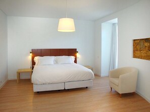 Soundproofing, iron/ironing board, free WiFi, bed sheets