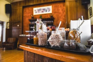 Café da manhã continental grátis