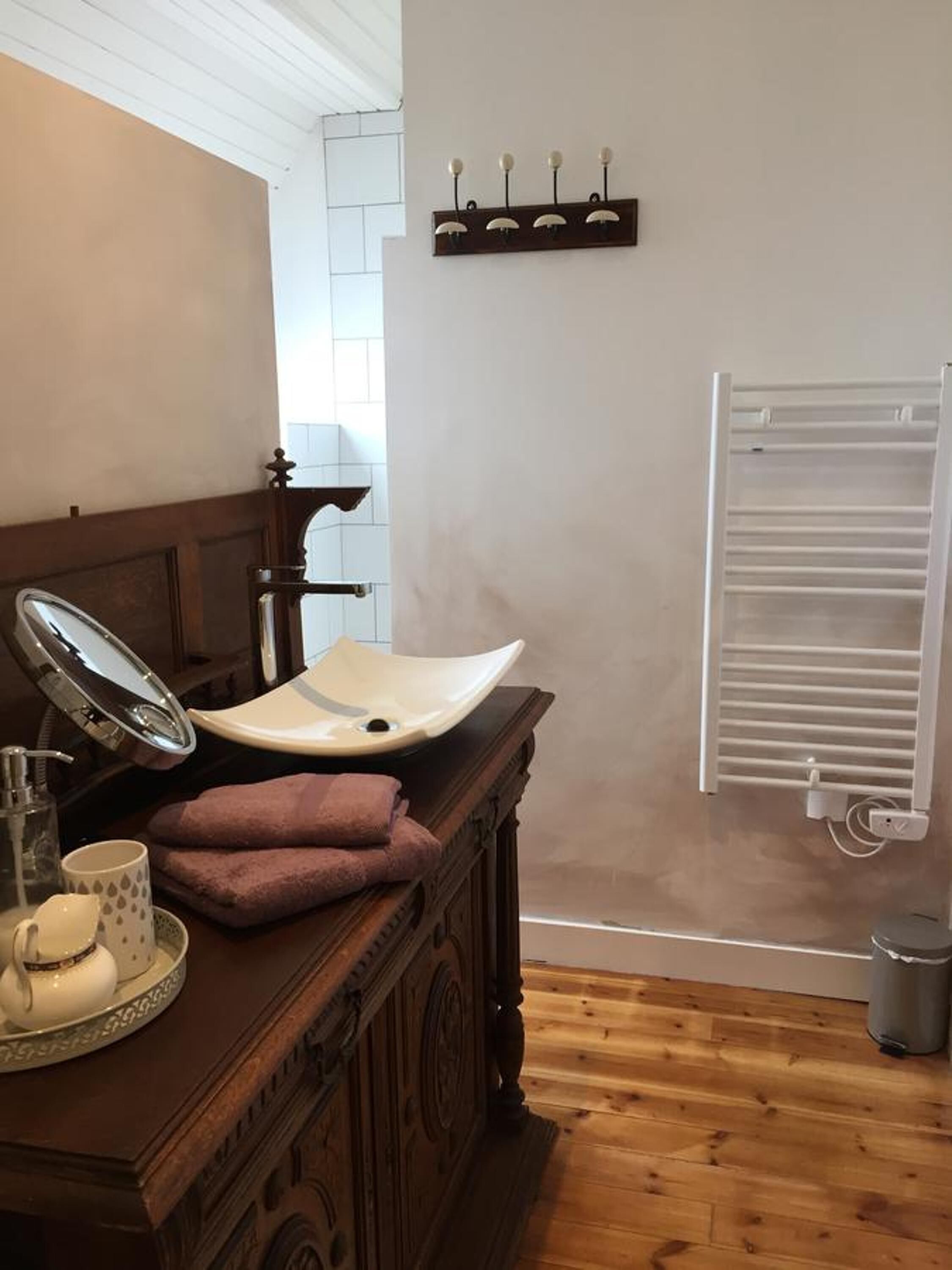 Douche, serviettes fournies