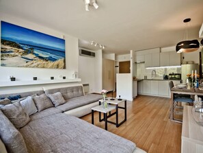 Refrigerador, placa de cocina, lavavajillas, tetera/pava eléctrica