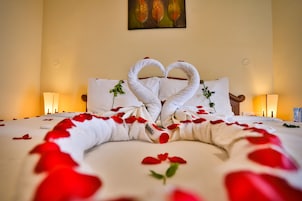 Executive Cottage (Non AC) | Desk, rollaway beds, free WiFi, bed sheets