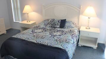 4 bedrooms, iron/ironing board, free wired Internet, bed sheets