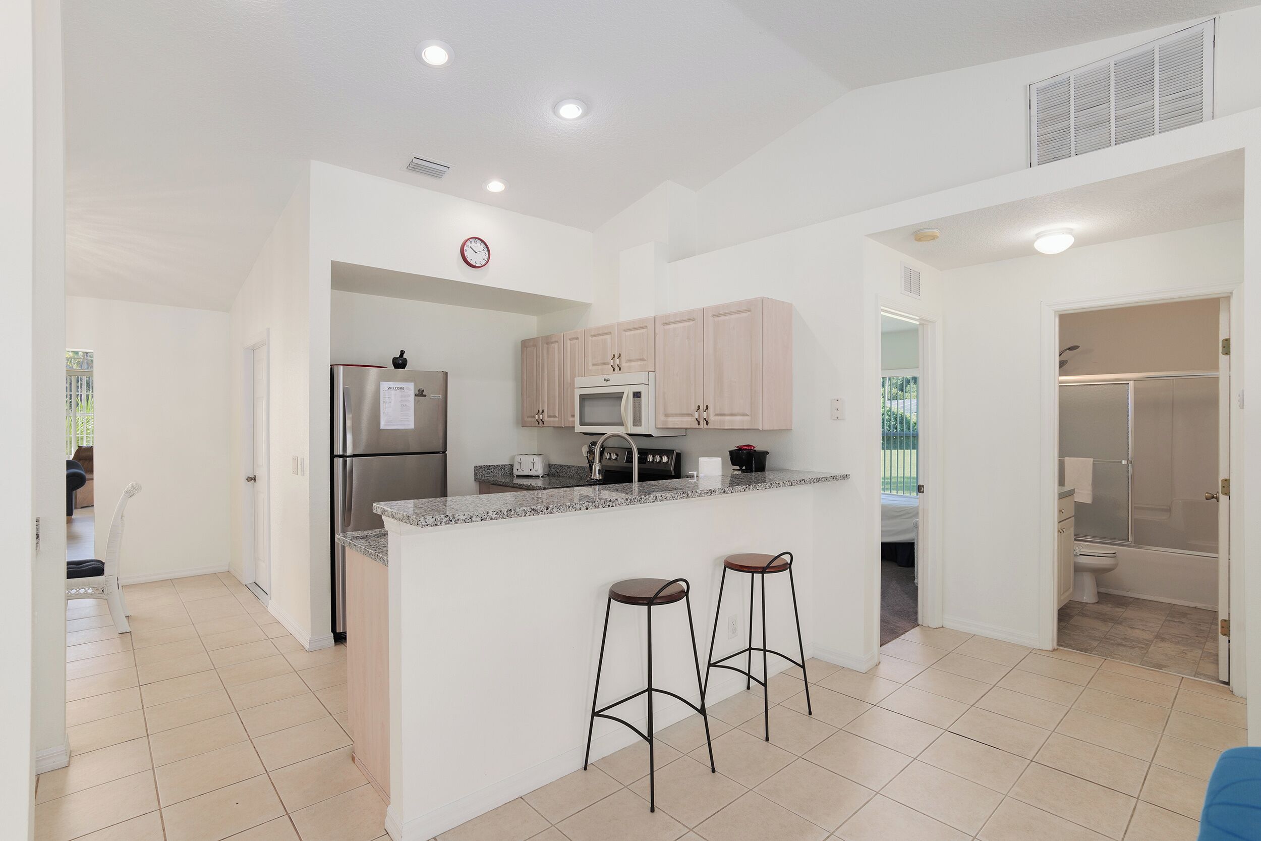 Fridge, microwave, oven, coffee/tea maker