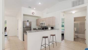 Fridge, microwave, oven, coffee/tea maker