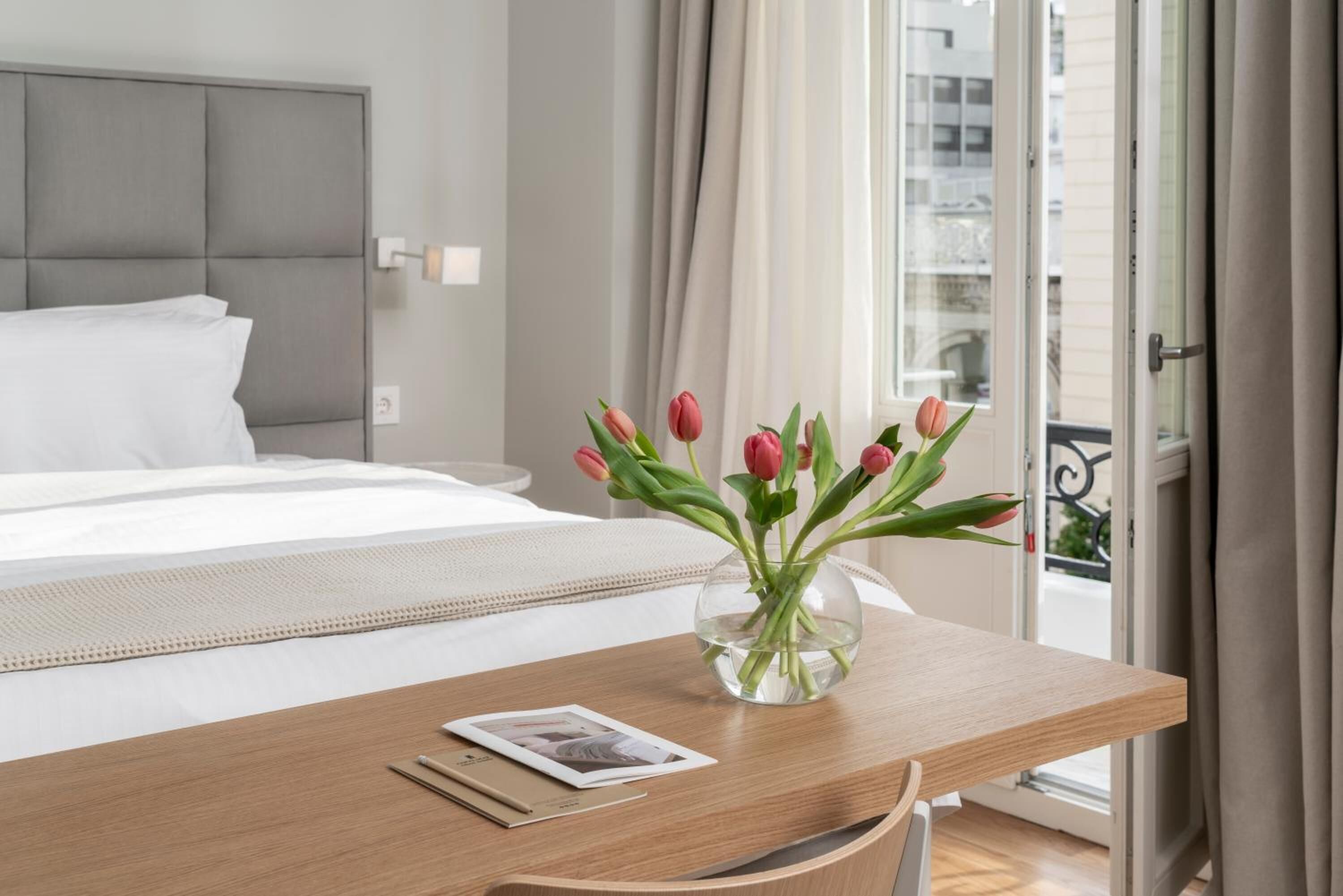 迷你吧、客房内保险箱、隔音、熨斗/熨板