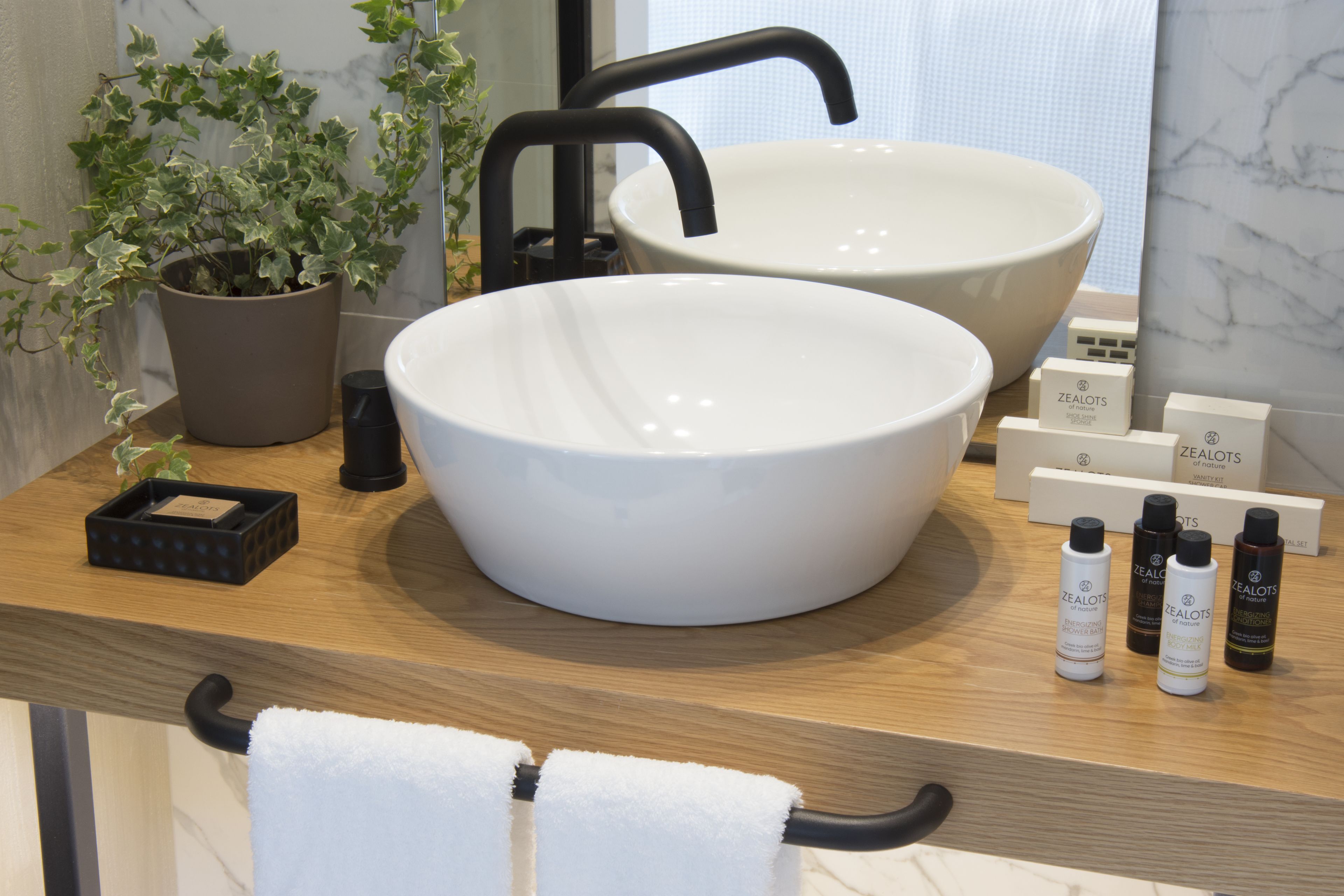 athenean suite, city view | bathroom | shower, rainfall showerhead, free toiletries, hair dryer