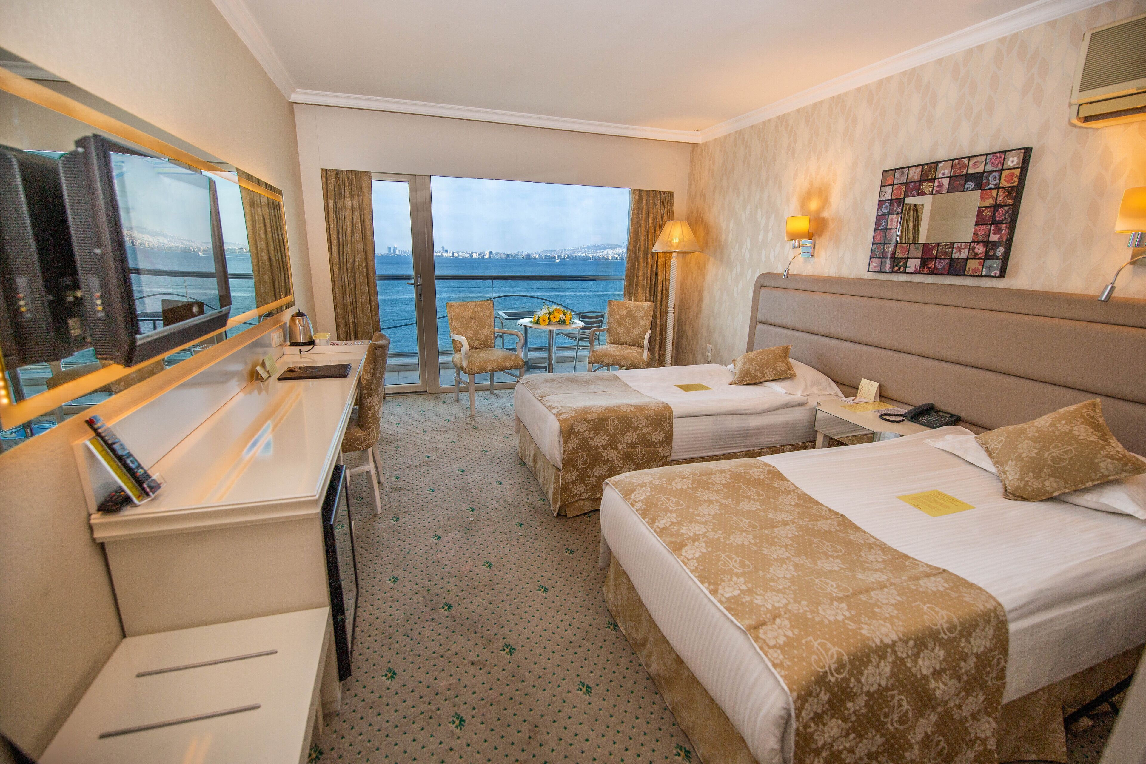 double room, sea view | 1 bedroom, premium bedding, minibar, in-room safe
