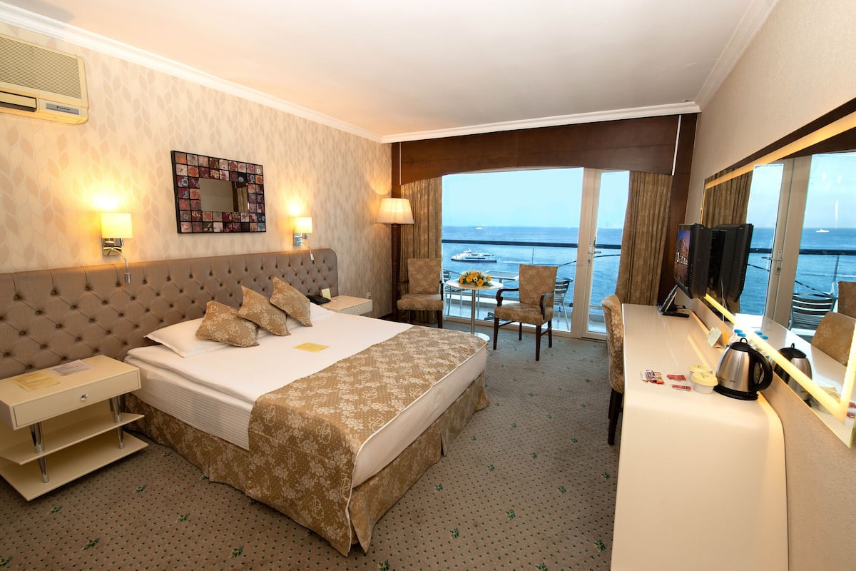 Kamar Double, pemandangan laut | 1 kamar tidur, seprai premium, minibar, dan brankas