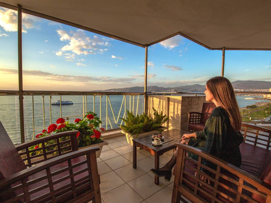 Deluxe Suite | Terrace/patio