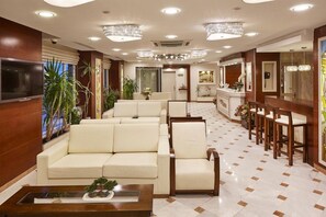 Lobby sitting area - Kilim Otel Izmir (Izmir)