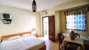 Apartamento Confort, 1 habitación, terraza | 1 dormitorio, sistema de insonorización, tabla de planchar con plancha