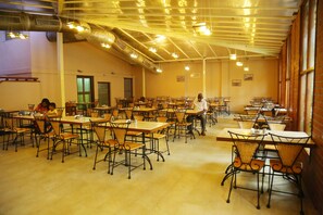 Restaurant - Hotel Surguru (Puducherry)