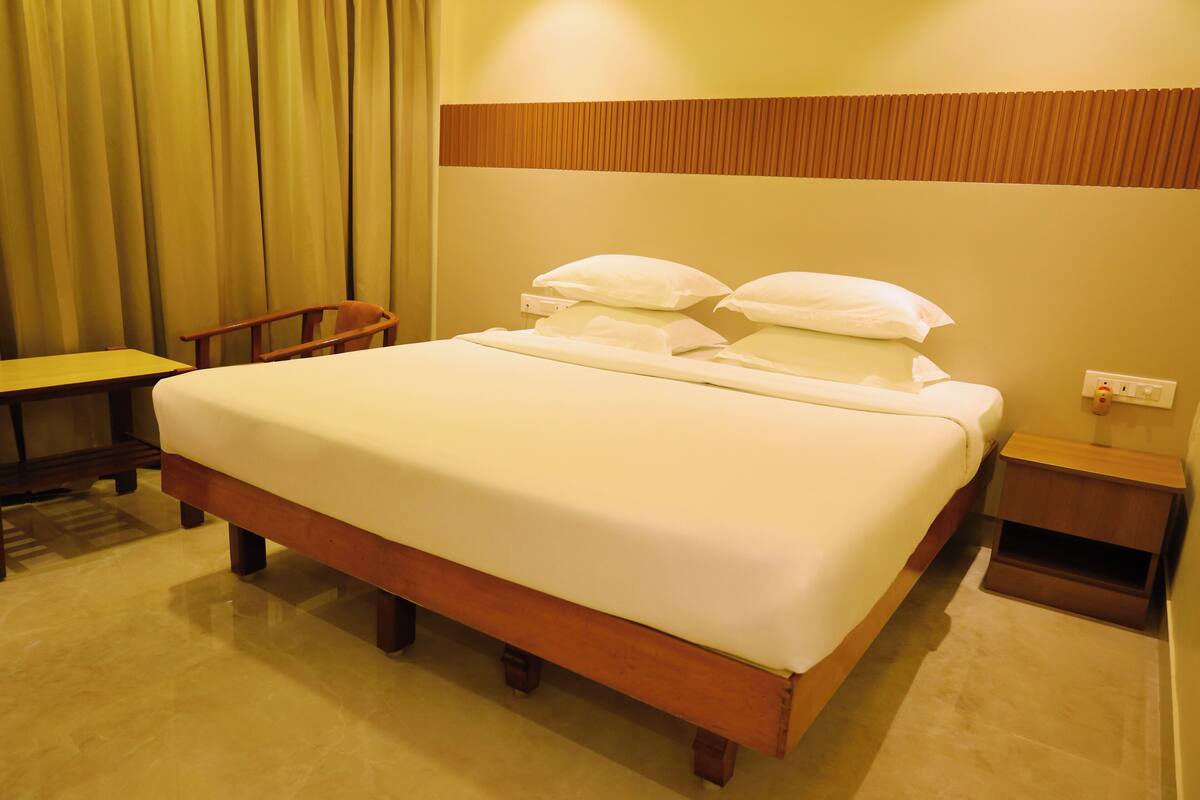 Habitación doble estándar, 1 cama King size | Sábanas de algodón egipcio y ropa de cama de alta calidad