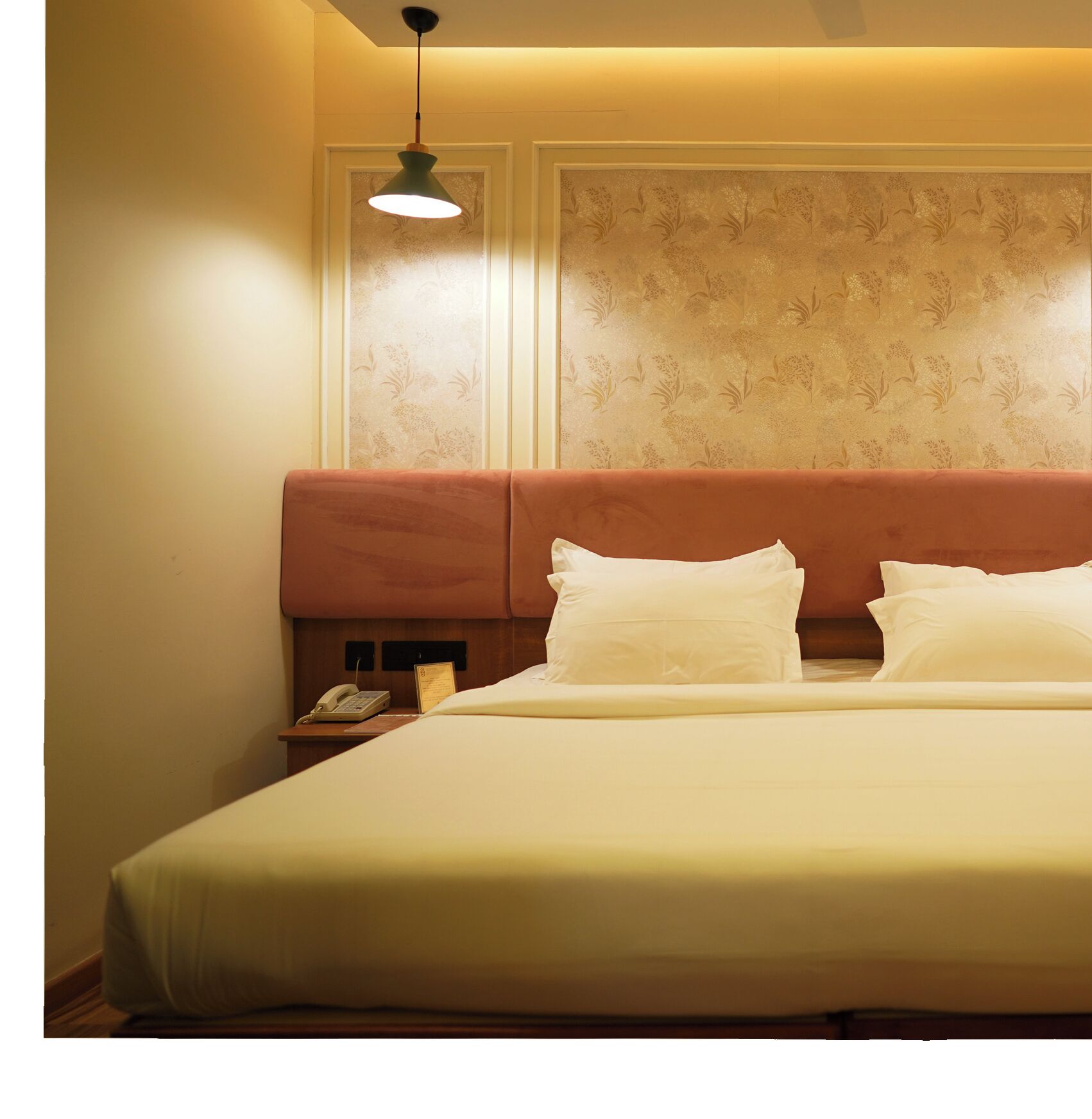 Suite, 1 King Bed | Egyptian cotton sheets, premium bedding, in-room safe