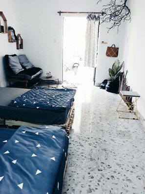 2 bedrooms, iron/ironing board, internet, bed sheets - VANI HOME - 200m to the beach (Tp. Nha Trang)