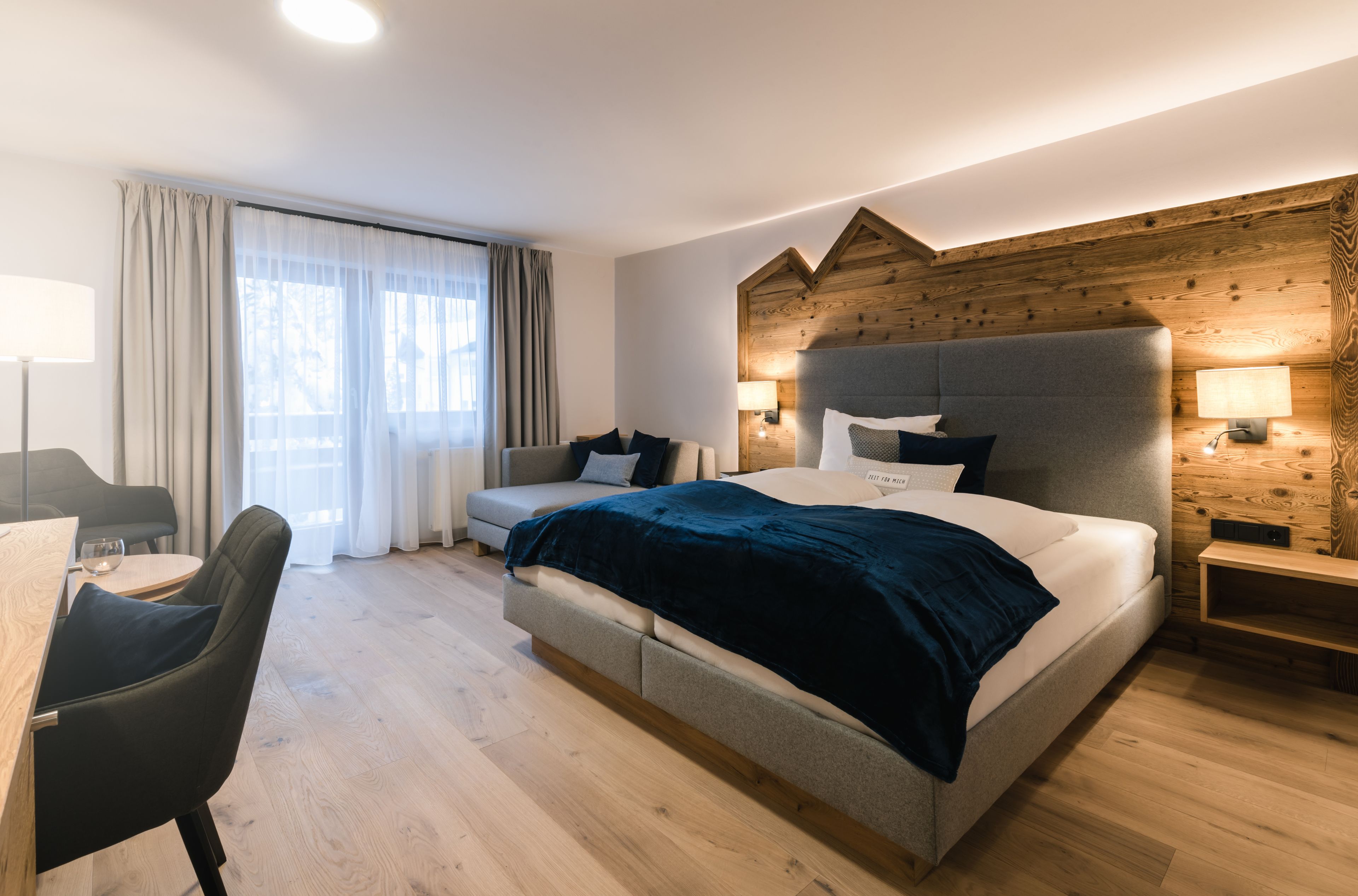 Comfort trippelrum - icke-rökare | Sängtillbehör av högsta kvalitet och värdeförvaringsskåp på rummet