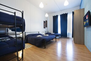5 Schlafzimmer, Bügeleisen/Bügelbrett, kostenloses WLAN, Bettwäsche