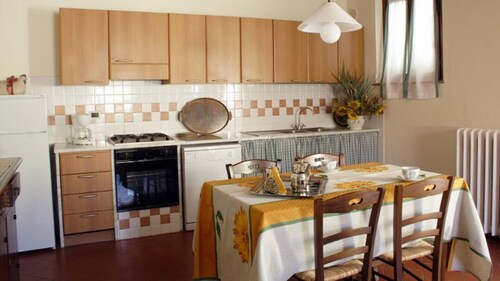 Beautiful farmhouse 20 km away. from Pisa with Swimming Pool - Elisa Apartment