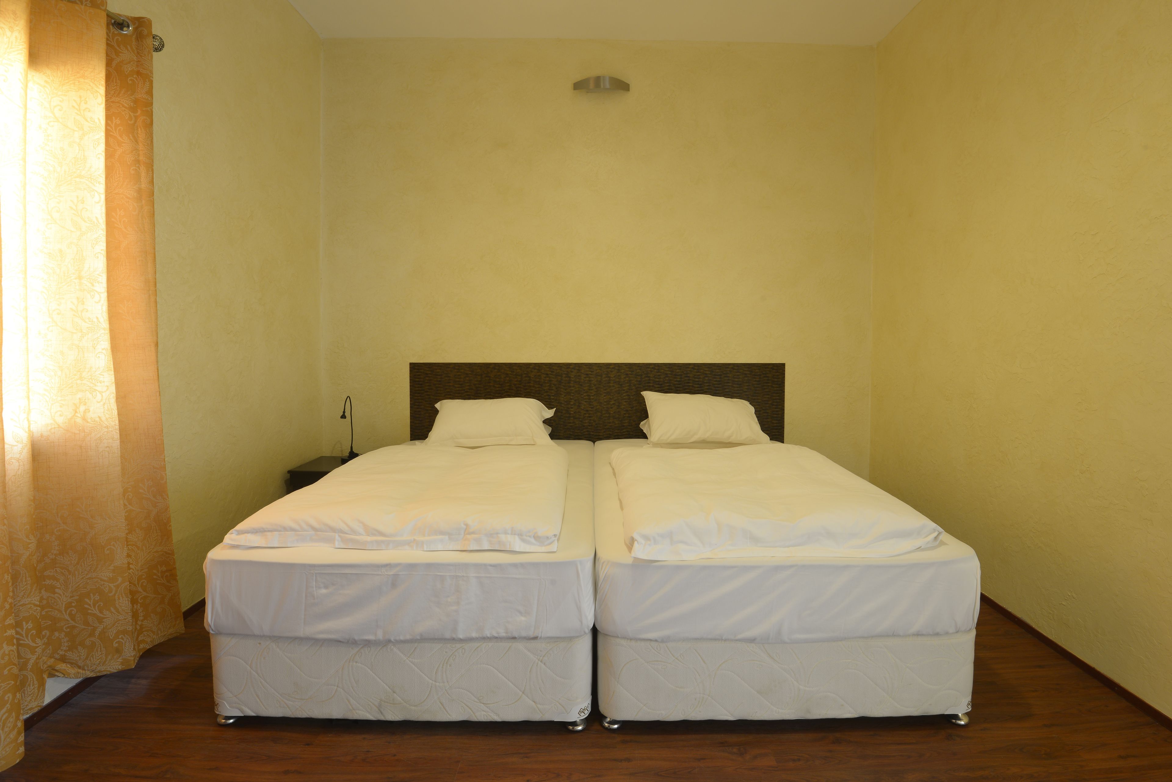 标准平房 | 遮光窗帘、免费 WiFi