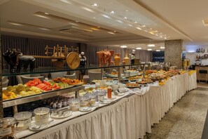 Free daily buffet breakfast - Laguna Praia Hotel (João Pessoa)