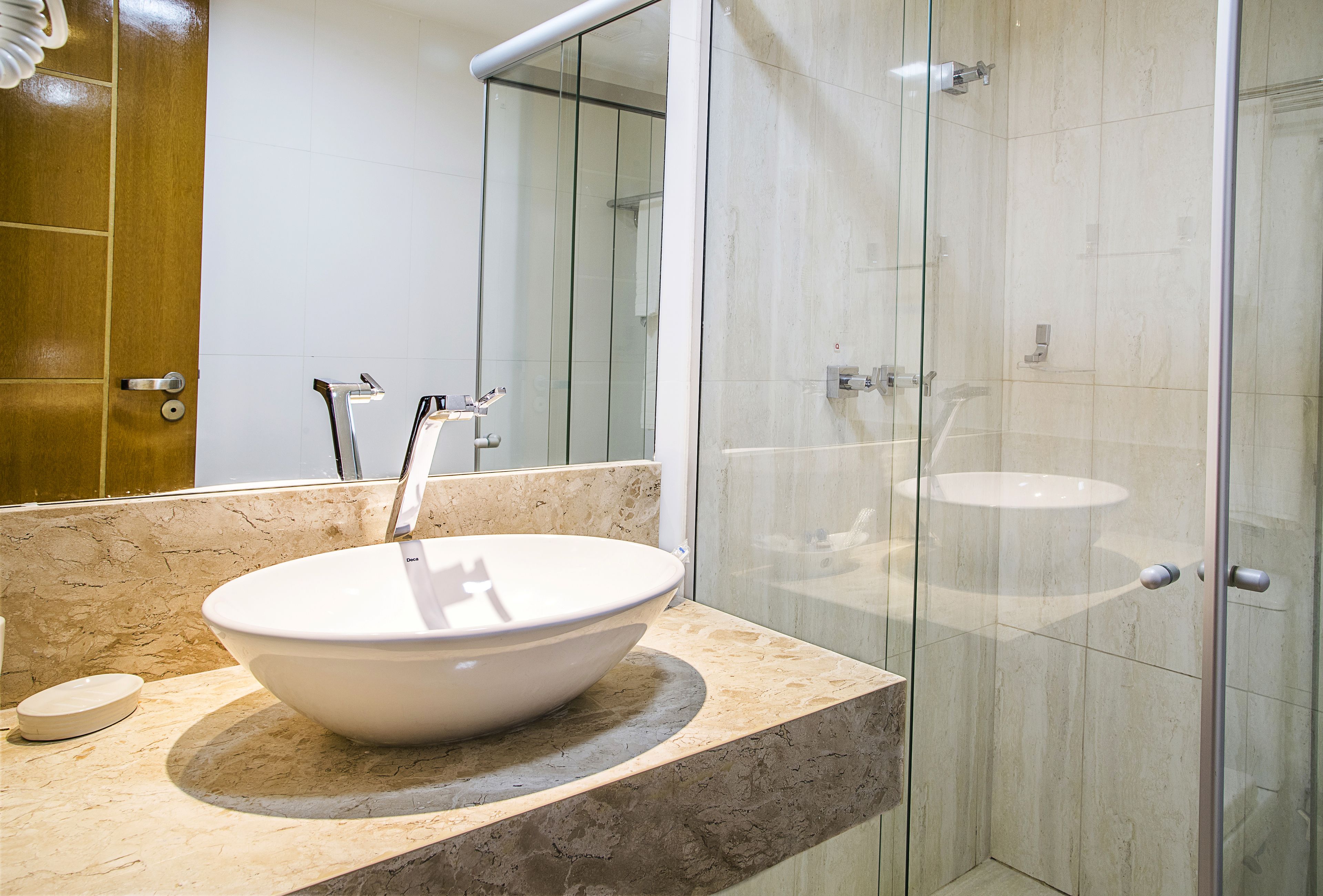 shower, free toiletries, hair dryer, bidet