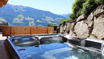 Luxe chalet, Meerdere bedden, niet-roken (6 - 10 Adults, incl.140€ cleaning fee) | Privéspabad