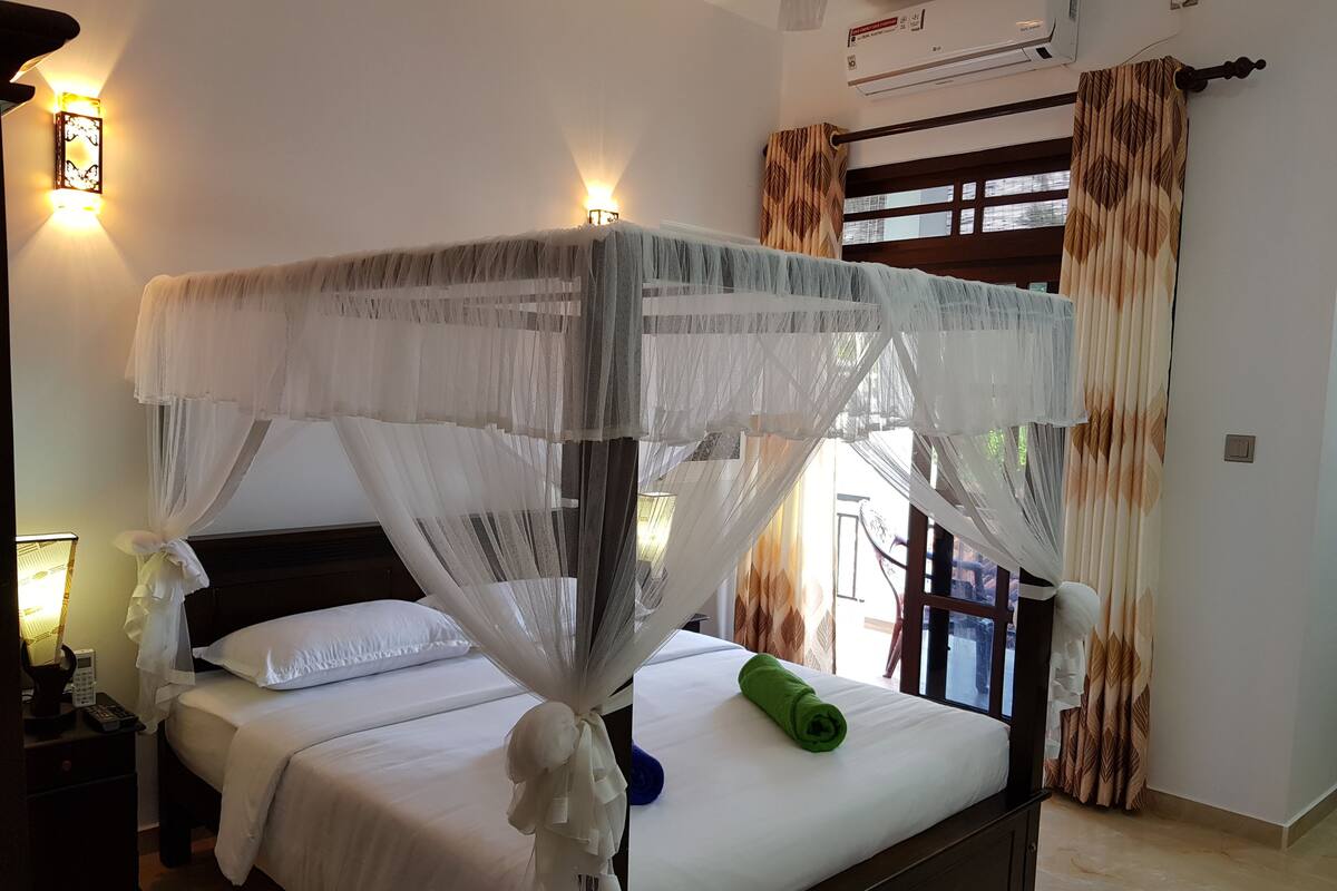 In-room safe, desk, free WiFi, bed sheets