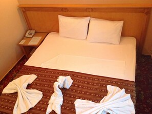 Single Room | Minibar, desk, iron/ironing board, free WiFi - Yalta Hotel (Istanbul)