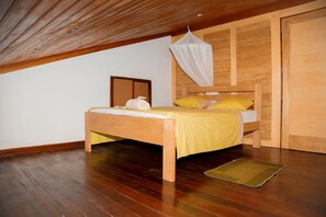 Economy Double Room, Shared Bathroom | Minibar, soundproofing, iron/ironing board, free WiFi - Porcelana Hotel (São Tomé)
