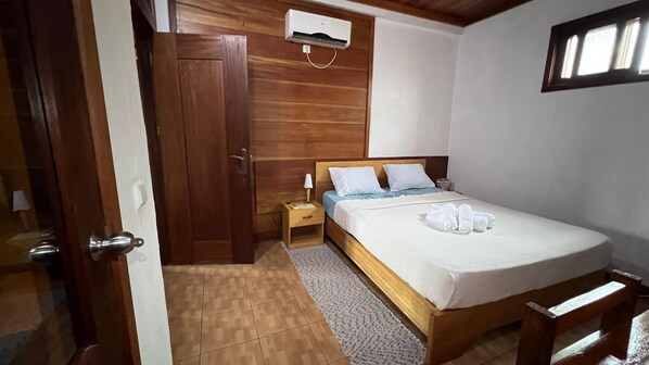 Design Triple Room | Minibar, soundproofing, iron/ironing board, free WiFi