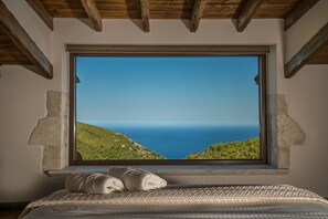 6 habitaciones, escritorio y tabla de planchar con plancha 