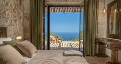 Amara Villa - Luxurious 6 Bedroom Villa with Private Pool