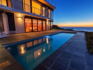 Outdoor pool - The Grand View Luxury Villa (De Kelders)
