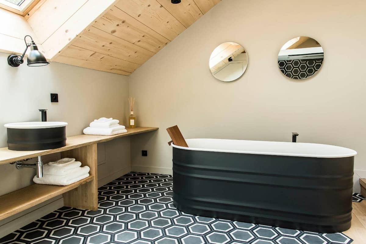 Deluxe loft, 1 kingsize bed | Badkamer | Gratis toiletartikelen, een haardroger, handdoeken