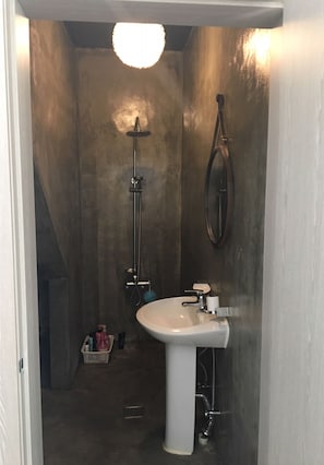 Shower, free toiletries, hair dryer, slippers