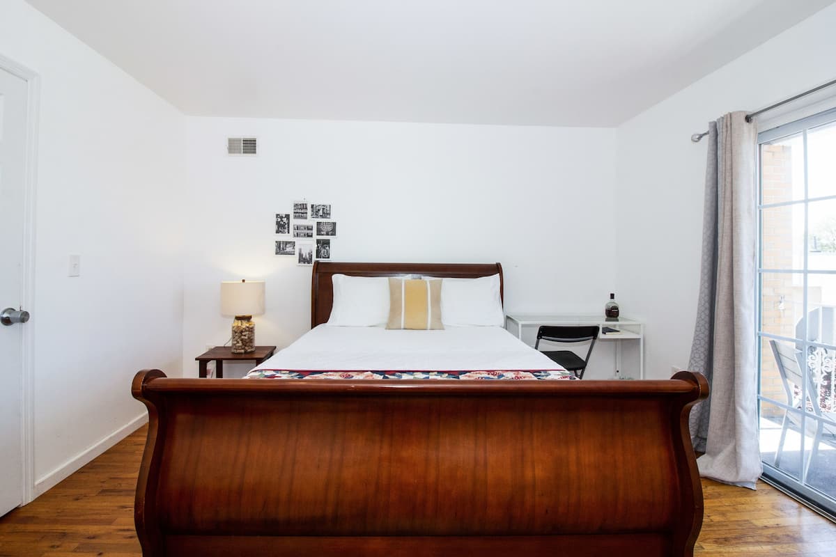 Chambre, 1 grand lit et 1 canapé-lit, non-fumeurs, salle de bains commune | 4 chambres, literie de qualité supérieure