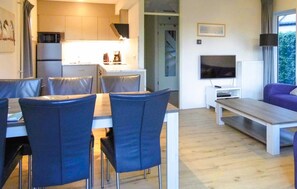 Een koelkast, een kookplaat, een vaatwasser