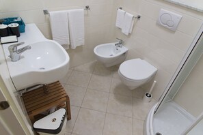 Standard Double Room, 1 Queen Bed, Non Smoking | Bathroom