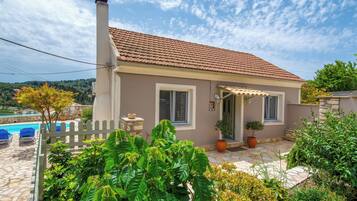 House, 2 Bedrooms, Private Pool, Sea View | Terrace/patio