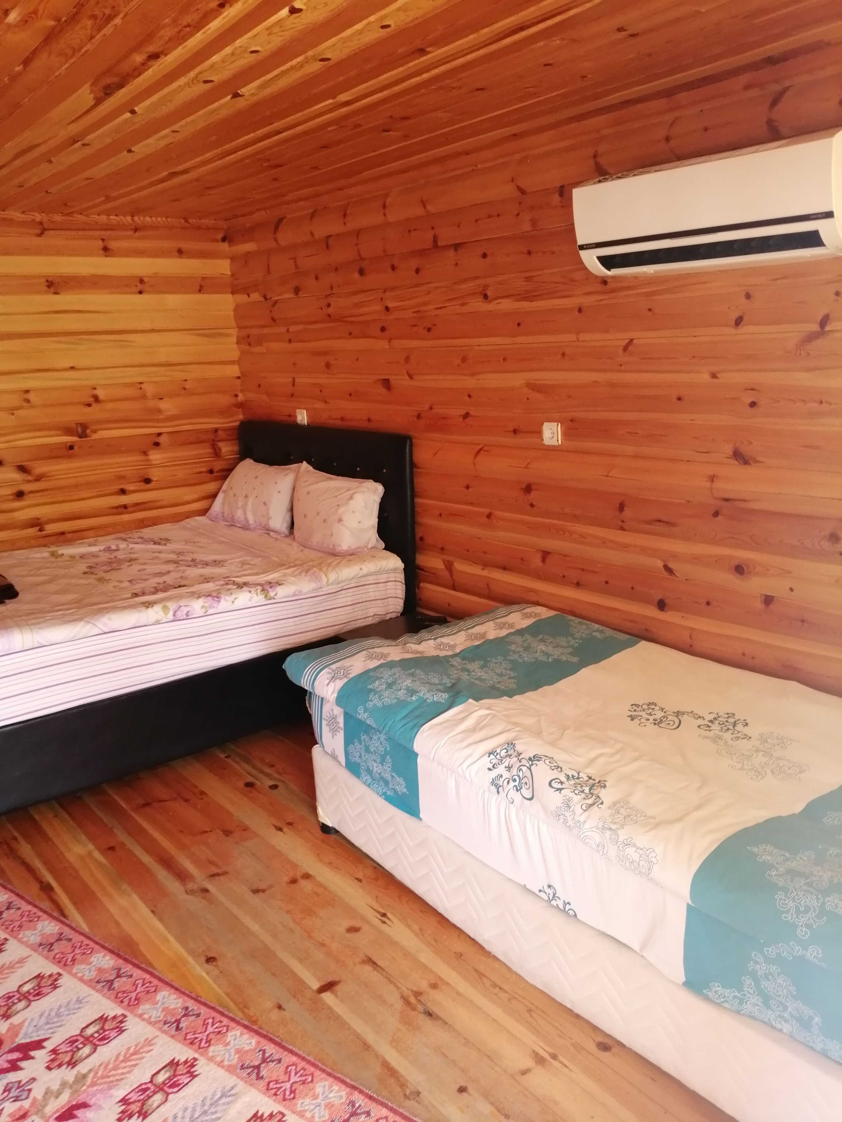 deluxe bungalow | iron/ironing board, free cots/infant beds