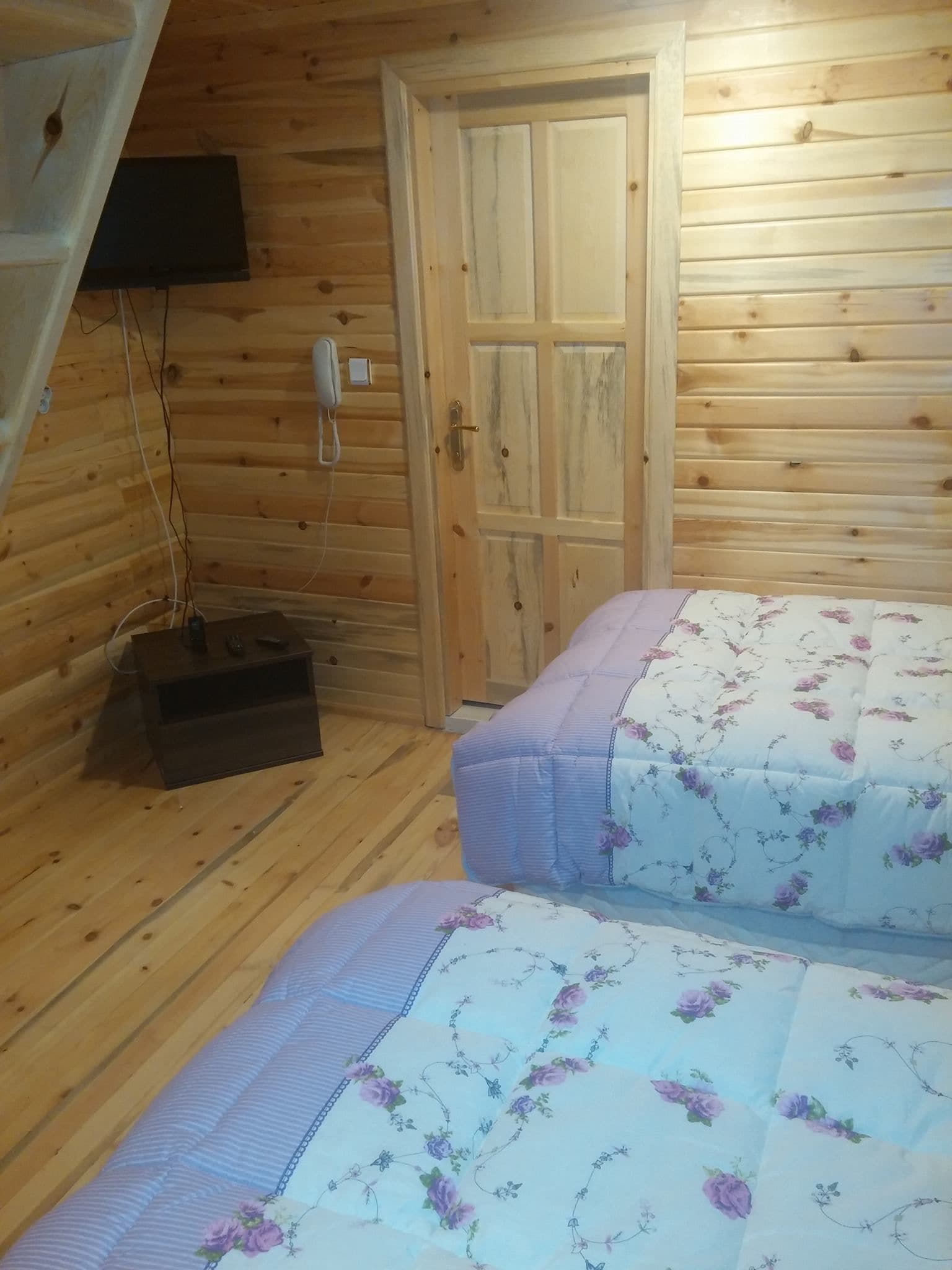 deluxe bungalow | iron/ironing board, free cots/infant beds