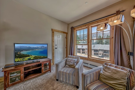 ํ์ดํ, ์นจ์ค 3๊ฐ | ๊ฑฐ์ค ๊ณต๊ฐ | ํ๋ฉด TV