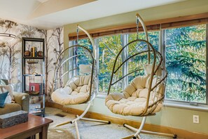 Interior - Telemark Ski . 5 Bedrooms. Sleeps 12 Home by RedAwning (Park City)