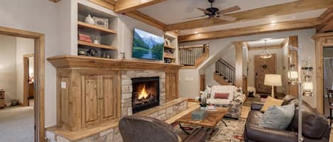 Hus, 5 soverom | Oppholdsområde | Smart-TV