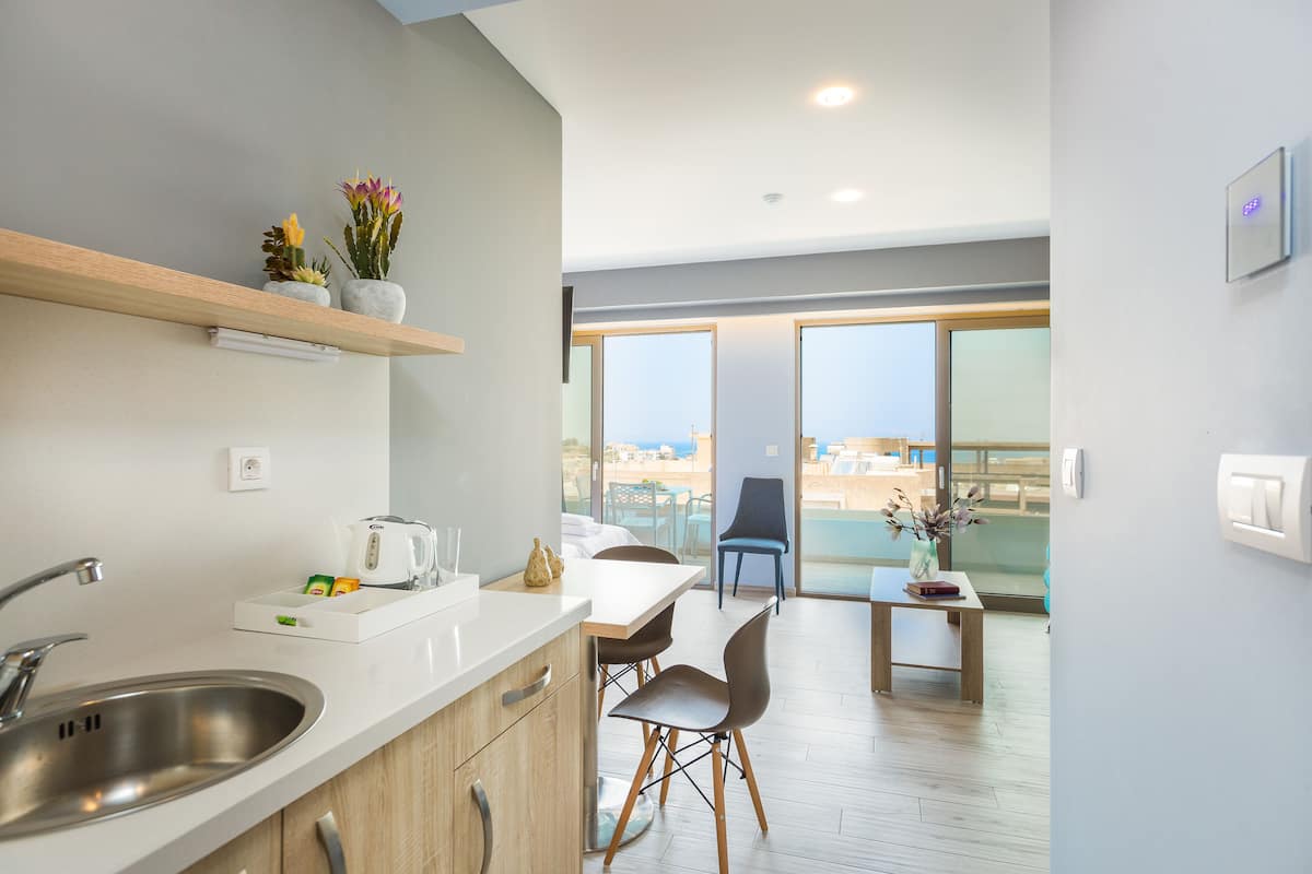 superior double or twin room, balcony | 1 bedroom, minibar, in-room safe, individually decorated