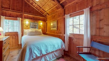 2 bedrooms, free internet, bed sheets