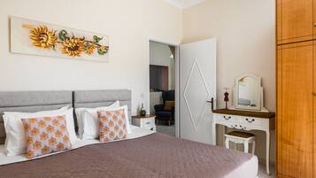 2 bedrooms, iron/ironing board, travel crib, free WiFi